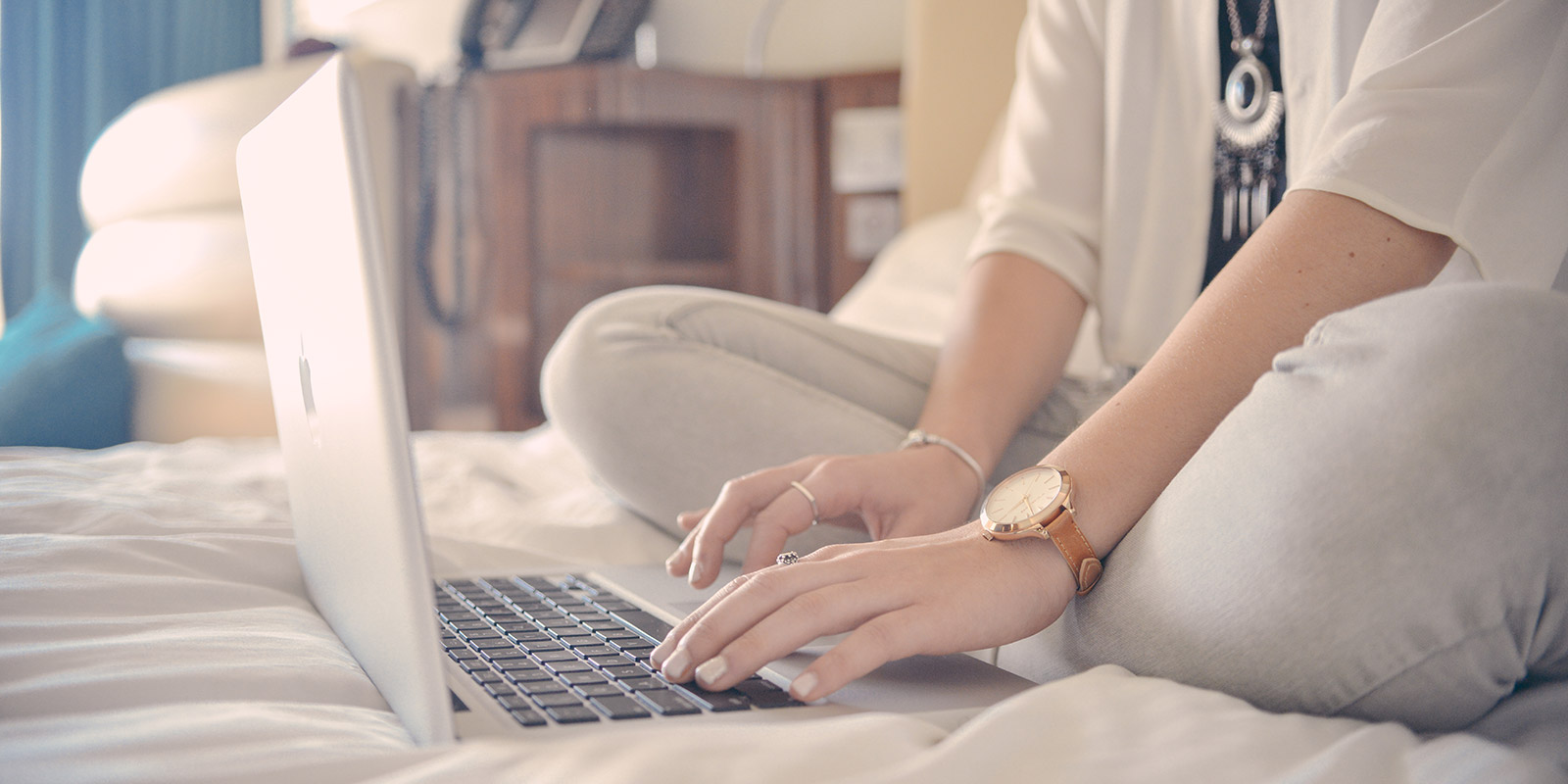 person-woman-apple-hotel